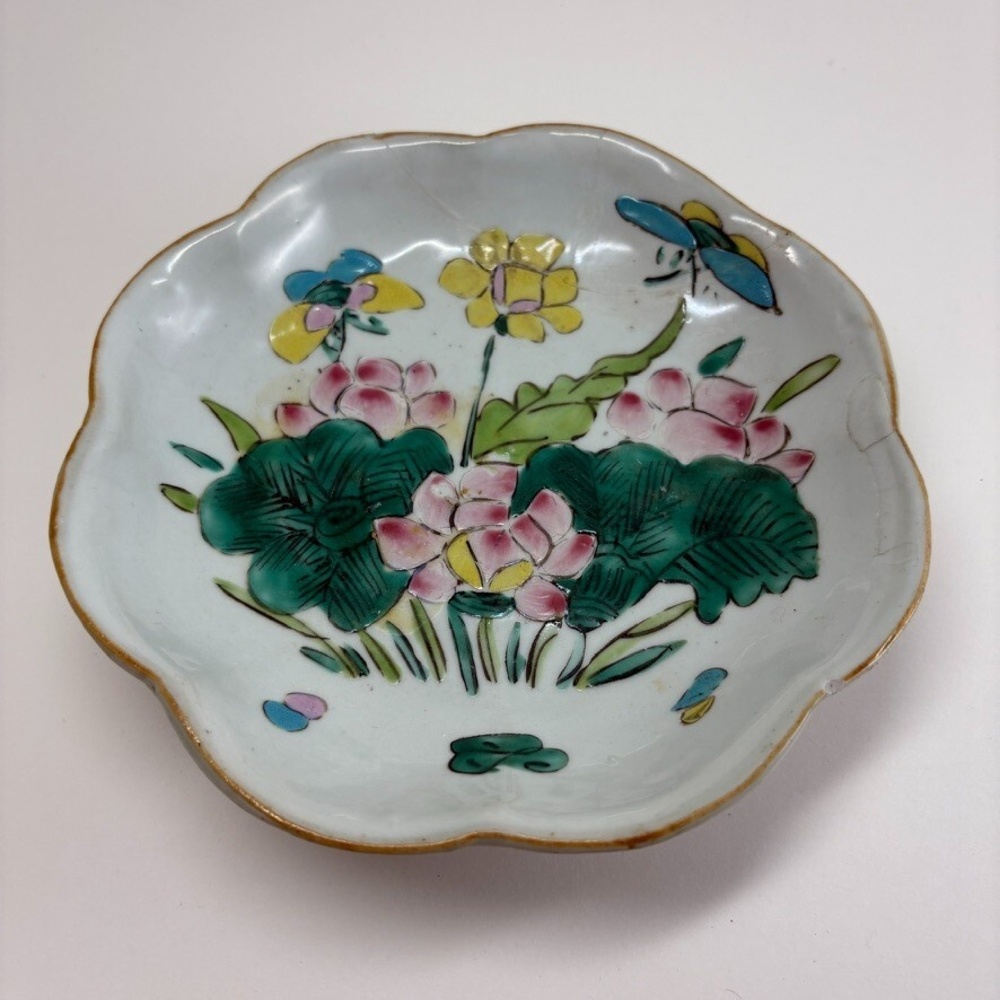 Antique Chinese Pottery 6.5" Footed Bowl Scalloped Edge‎ Painted Rose Butterfly